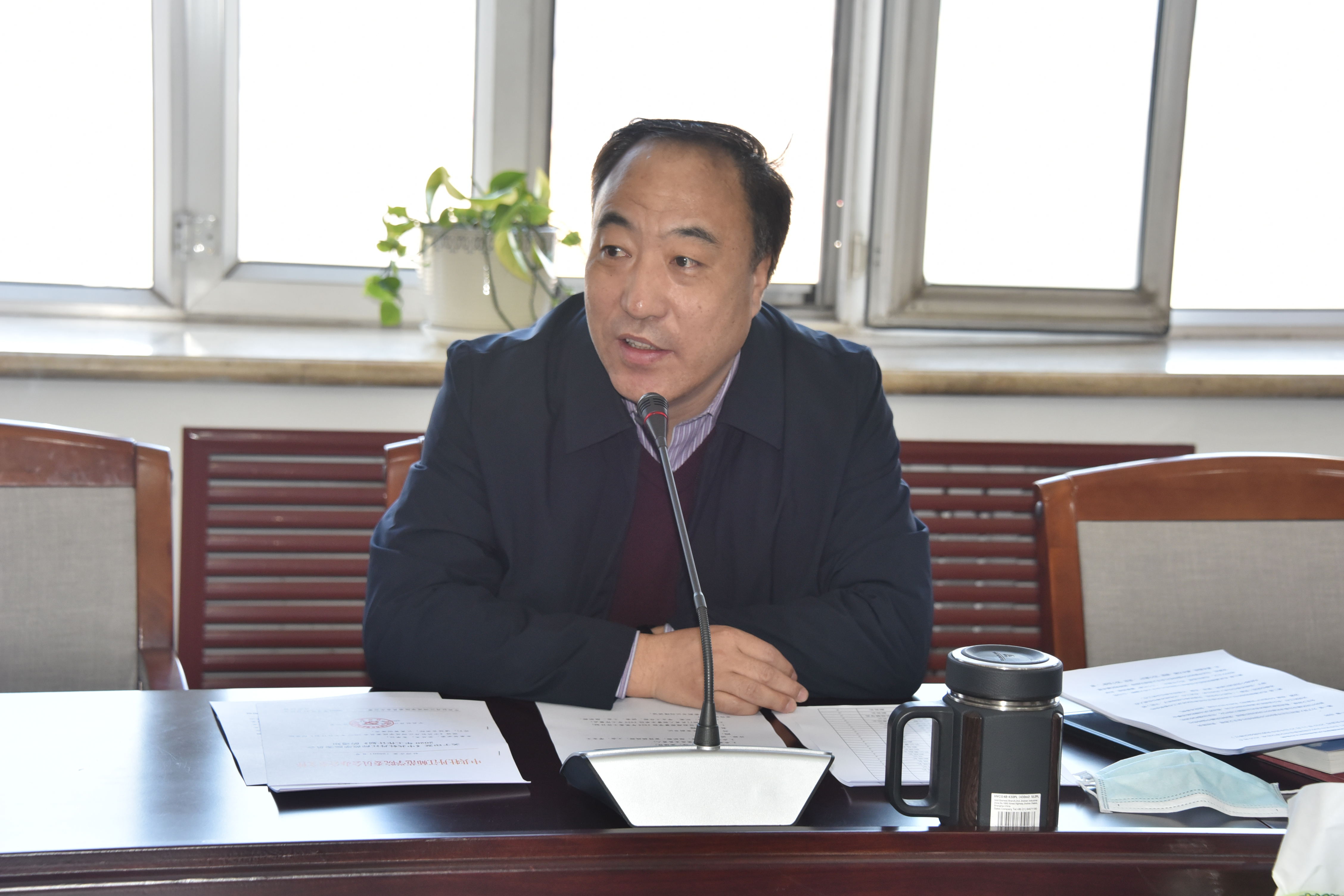 党委副书记刘峰主持会议并讲话