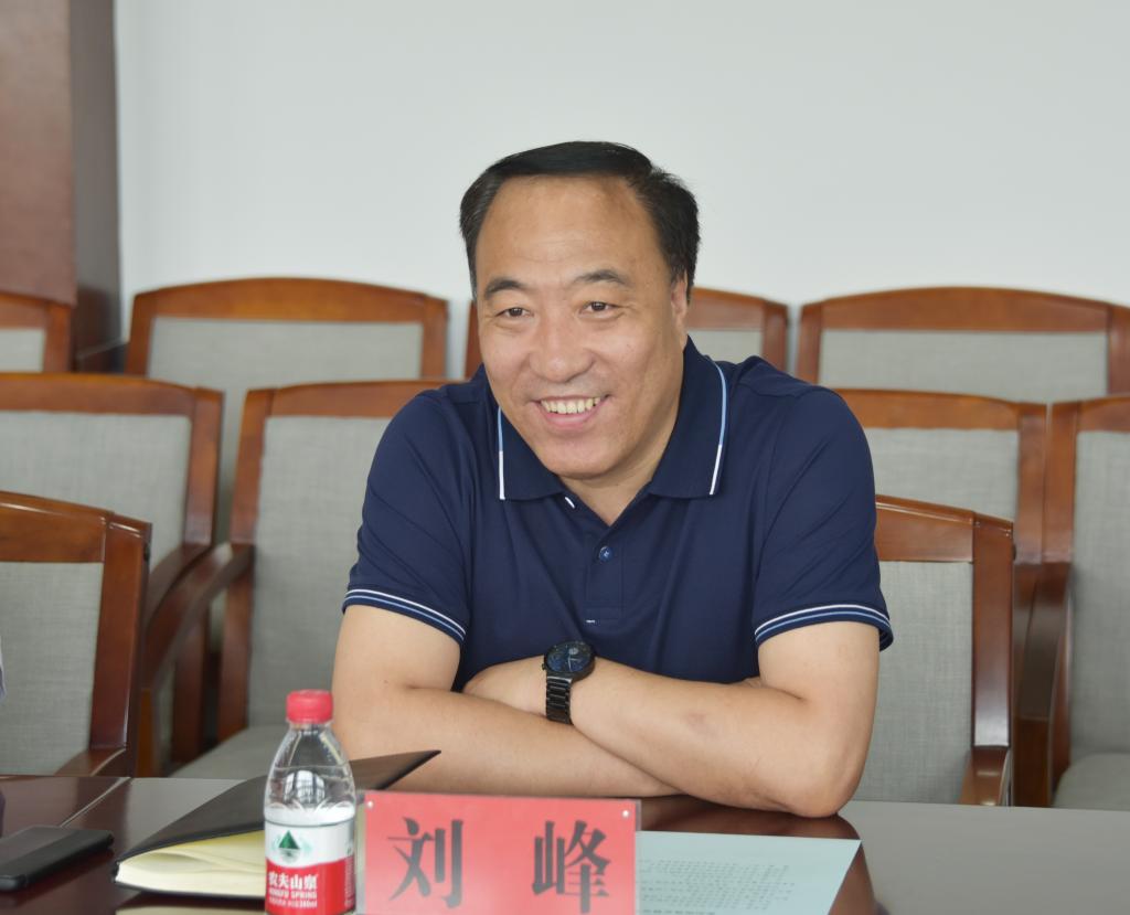 我校党委常委,纪委书记刘峰在会上讲话